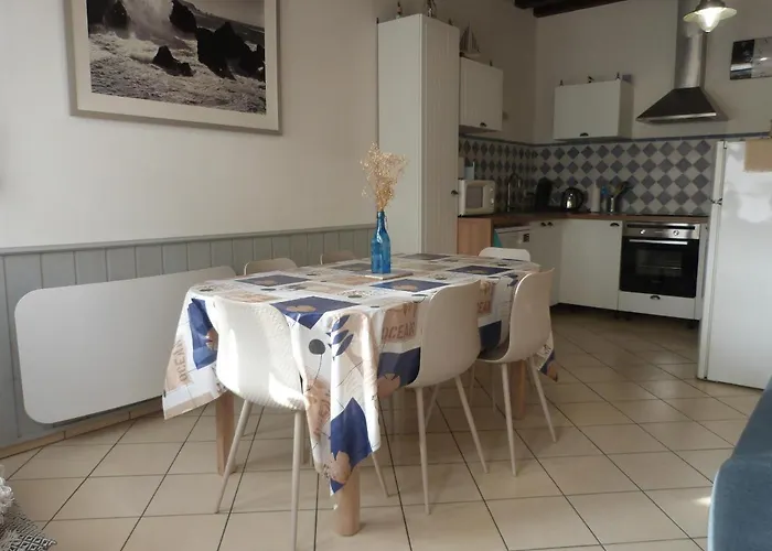 Maison Atypique pêcheur DIEPPE 6 personnes et bébé proche bord de mer