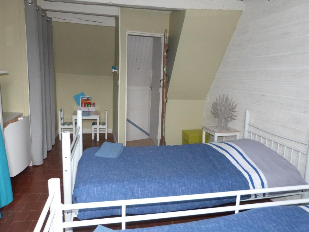 Maison Atypique Pêcheur 6 Personnes Et Bébé Proche Bord De *